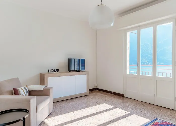 Anna's Balcony On - By Breva Collections Nesso