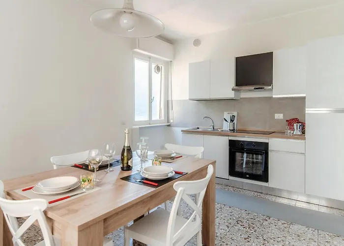 Anna's Balcony On - By Breva Collections Apartment Nesso