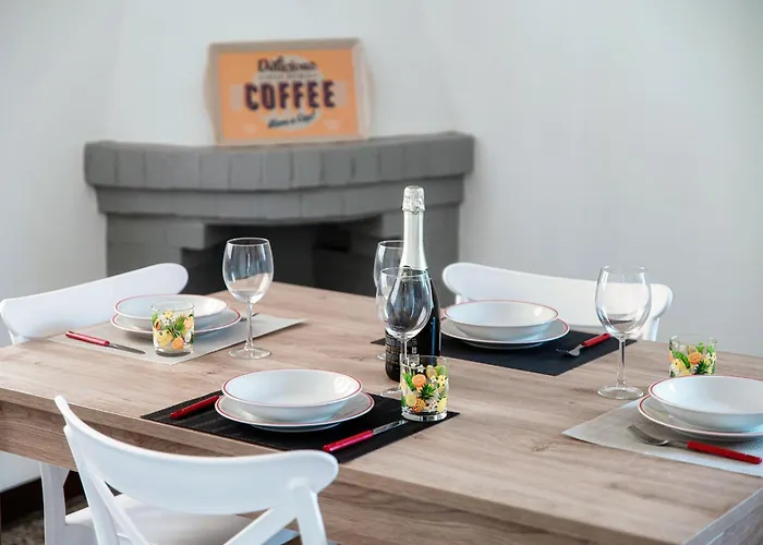 Apartment Anna's Balcony On - By Breva Collections