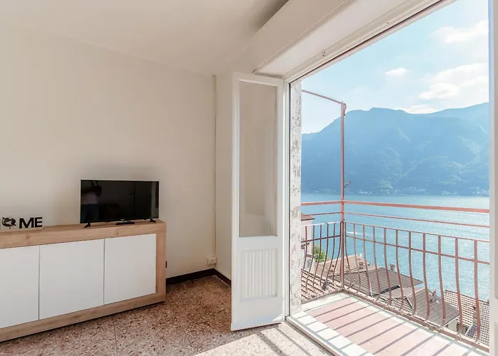 Anna's Balcony On - By Breva Collections Apartment