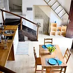 アパート Anna's Balcony On - By Breva Collections *