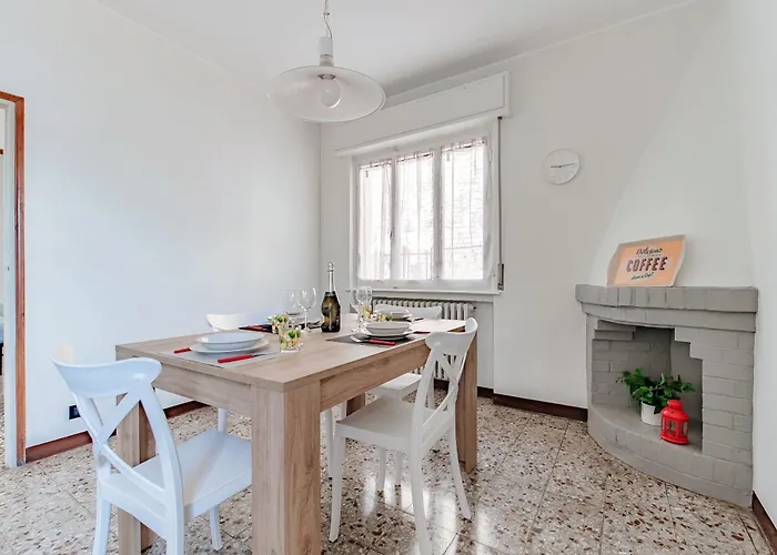 דירה Anna's Balcony On - By Breva Collections *
